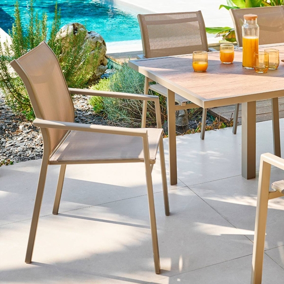 Fauteuil de jardin empilable ESSENTIA Noisette / Café