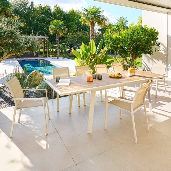 OFFRE SPECIALE : Table de jardin extensible PAVANE Malte / Argile 10 pers + 6 Fauteuils Essentia Lin/Argile