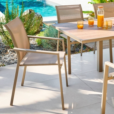 Fauteuil de jardin empilable ESSENTIA Noisette / Café