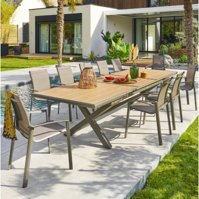 OFFRE SPÉCIALE : Table extensible Axiome Honey / Praline 12 pers + 8 fauteuils Essentia Wenge / praline